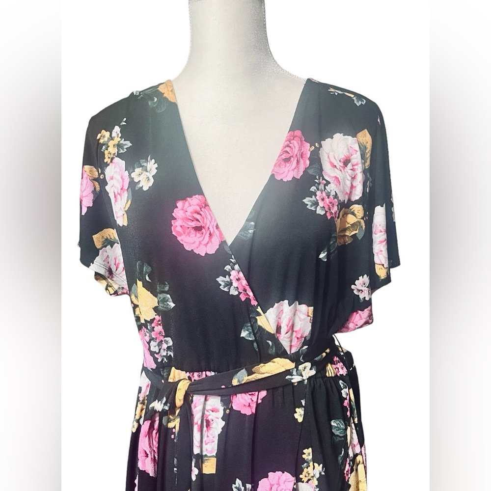 Torrid Black Floral Mini Stretch Crepe Wrap Dress Size 2 - Picture 4 of 8